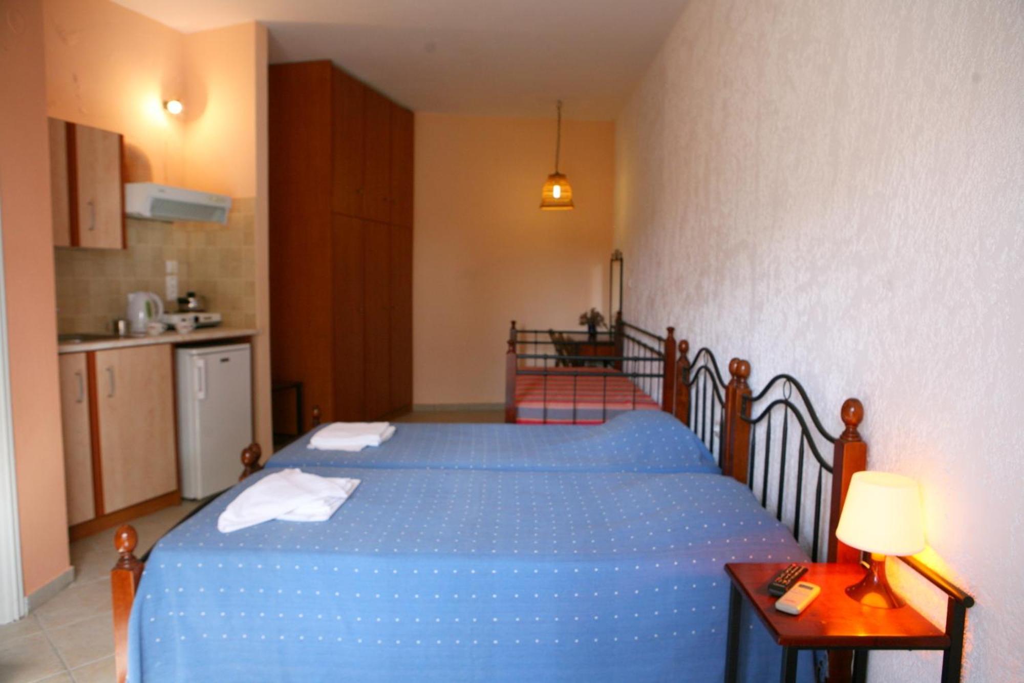 9 Musses Hotel Apartments Skala Mistegnon Ruang foto