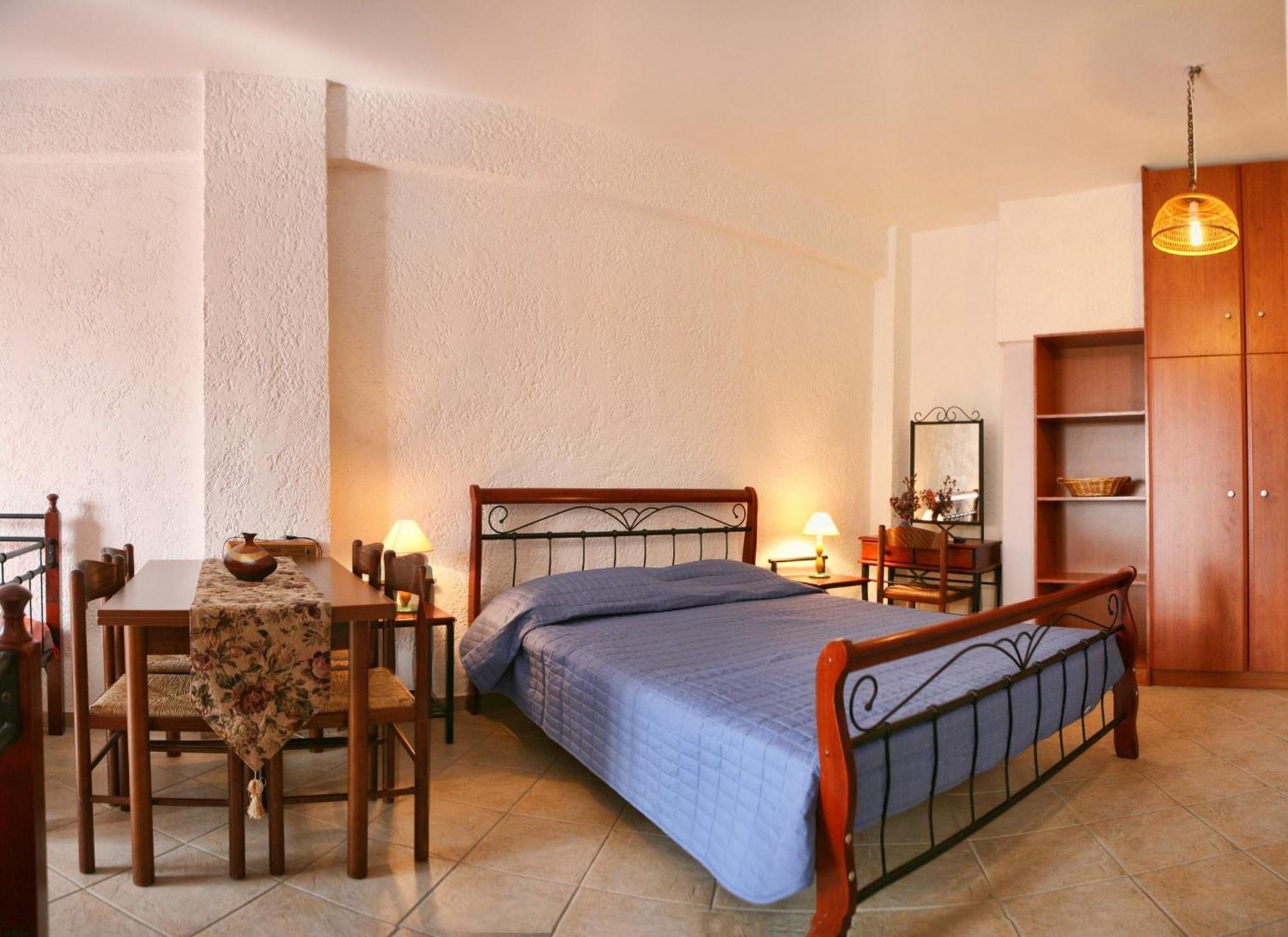 9 Musses Hotel Apartments Skala Mistegnon Bagian luar foto