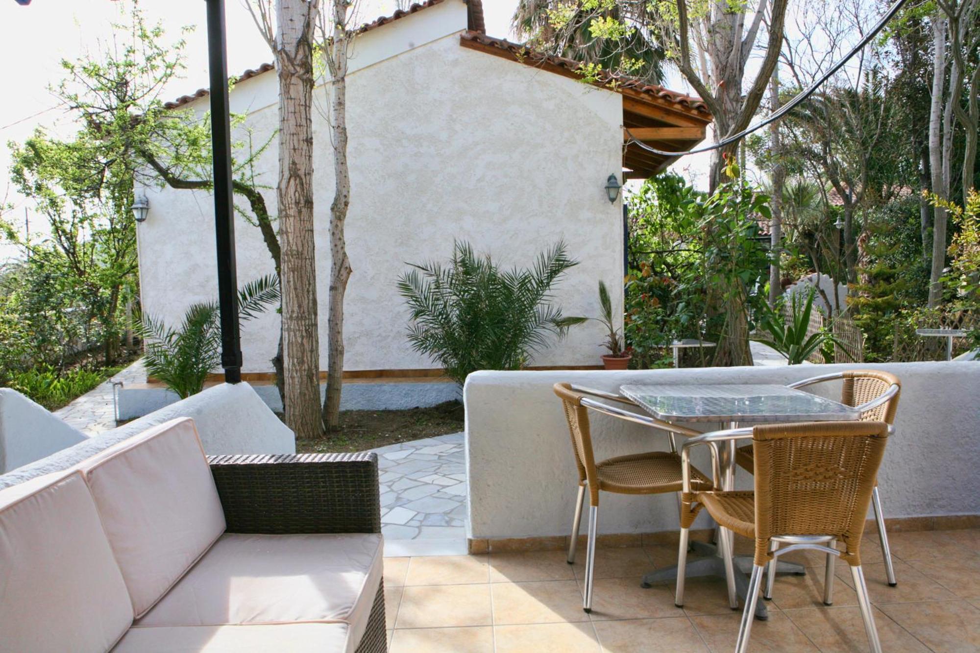 9 Musses Hotel Apartments Skala Mistegnon Bagian luar foto