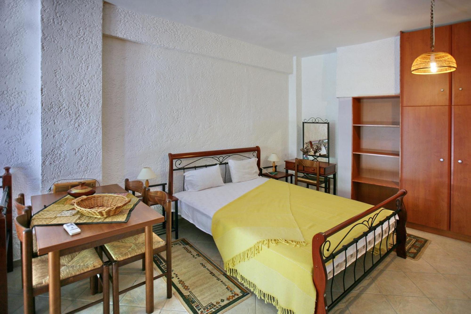 9 Musses Hotel Apartments Skala Mistegnon Bagian luar foto