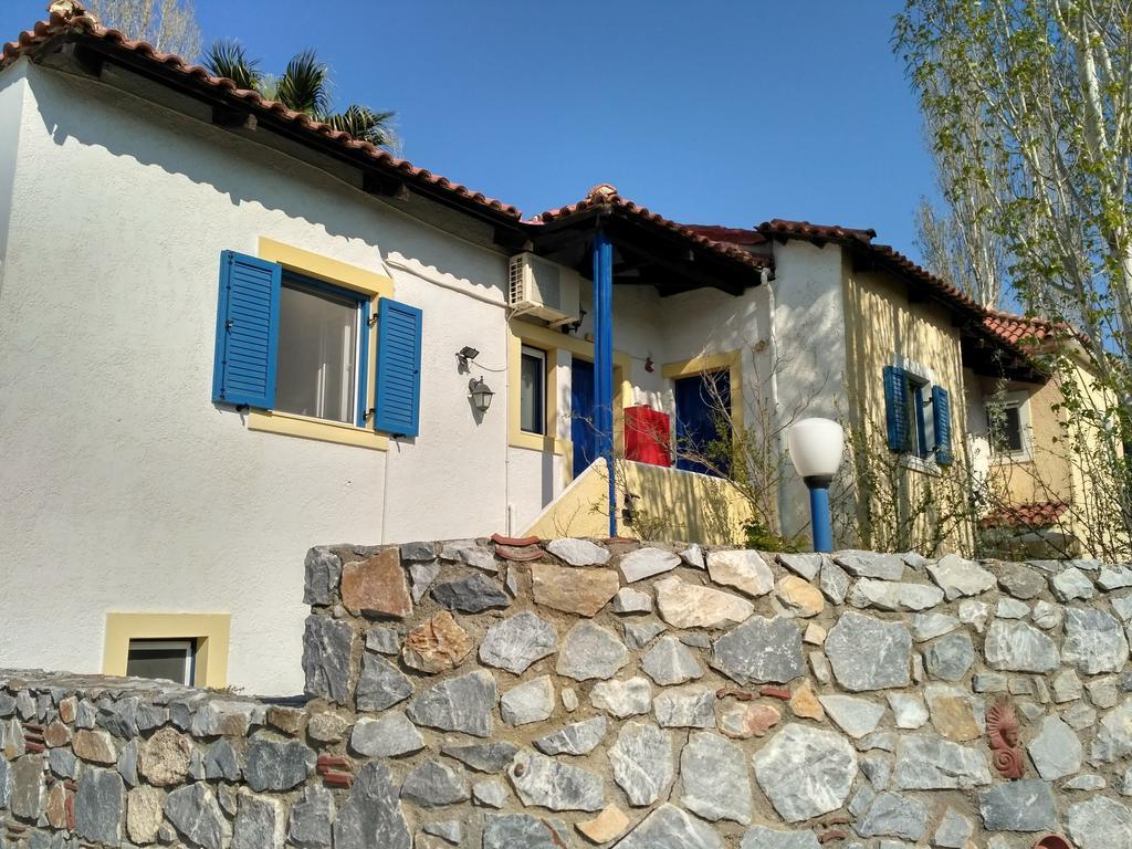 9 Musses Hotel Apartments Skala Mistegnon Bagian luar foto