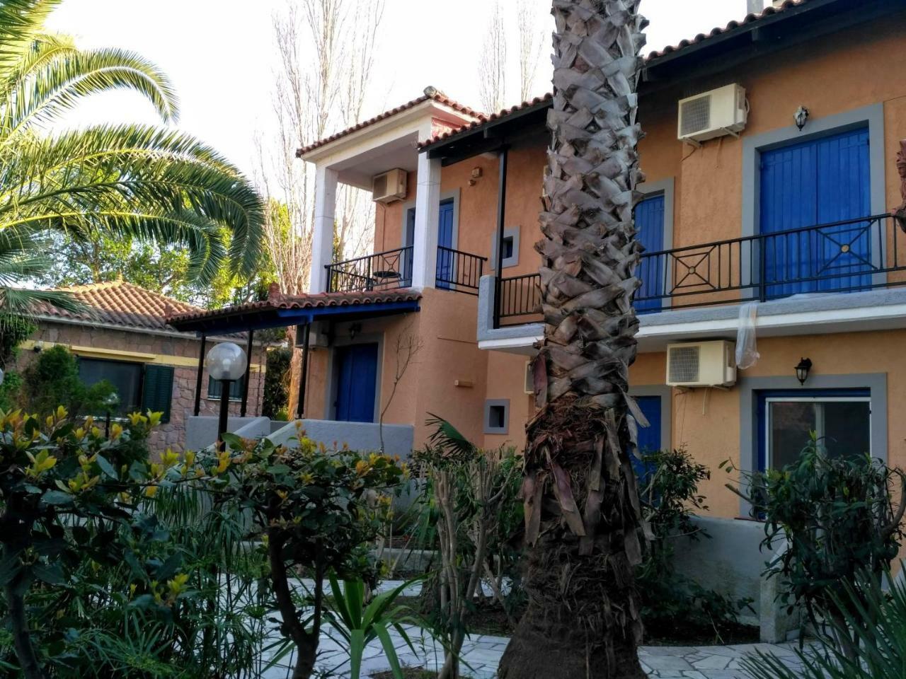 9 Musses Hotel Apartments Skala Mistegnon Bagian luar foto