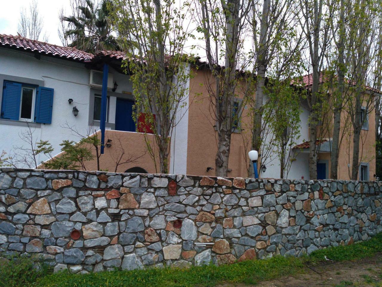 9 Musses Hotel Apartments Skala Mistegnon Bagian luar foto