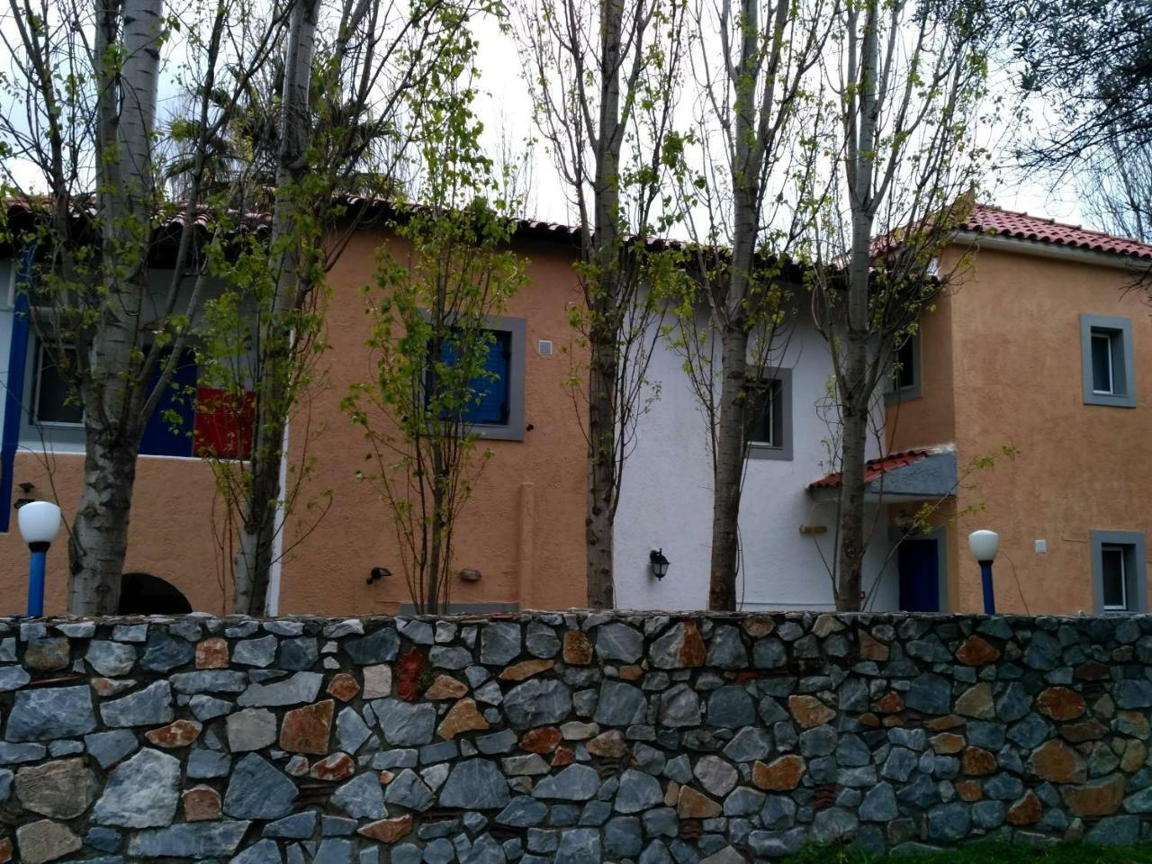 9 Musses Hotel Apartments Skala Mistegnon Bagian luar foto