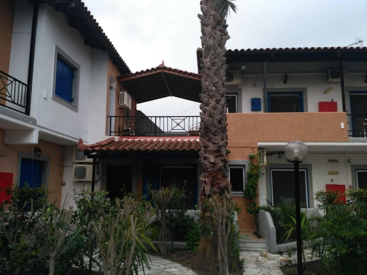 9 Musses Hotel Apartments Skala Mistegnon Bagian luar foto