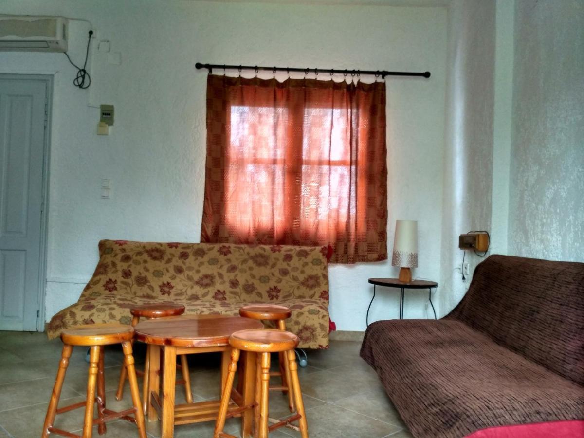 9 Musses Hotel Apartments Skala Mistegnon Bagian luar foto